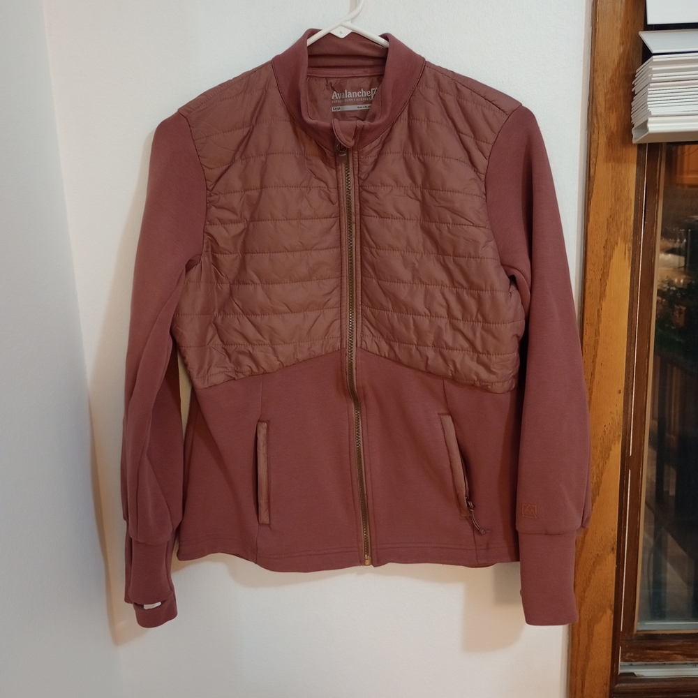 Avalanche Rose Quilted Hybrid Jacket